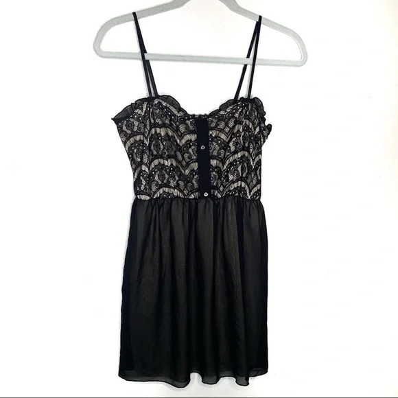 Miss Chievous | Lace | Party Dress - Picture 9 of 9